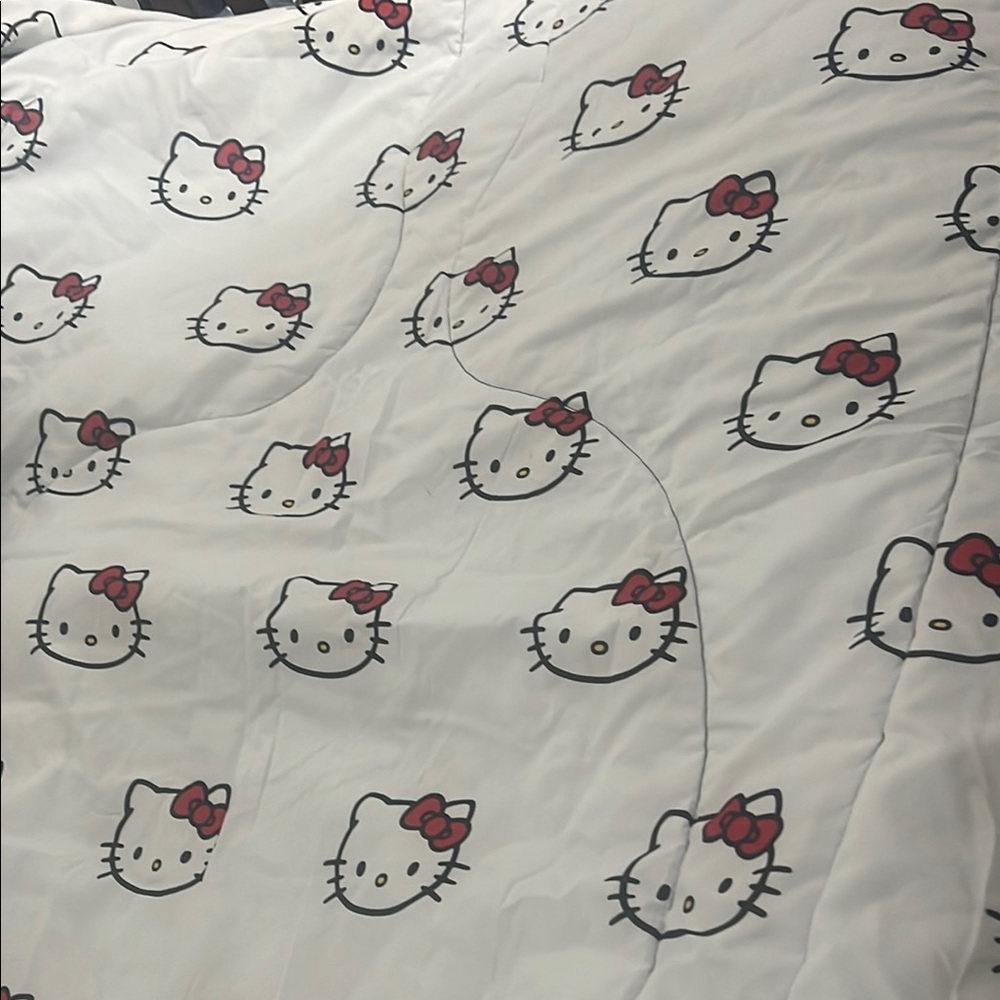 Reversible Hello Kitty White Comforter